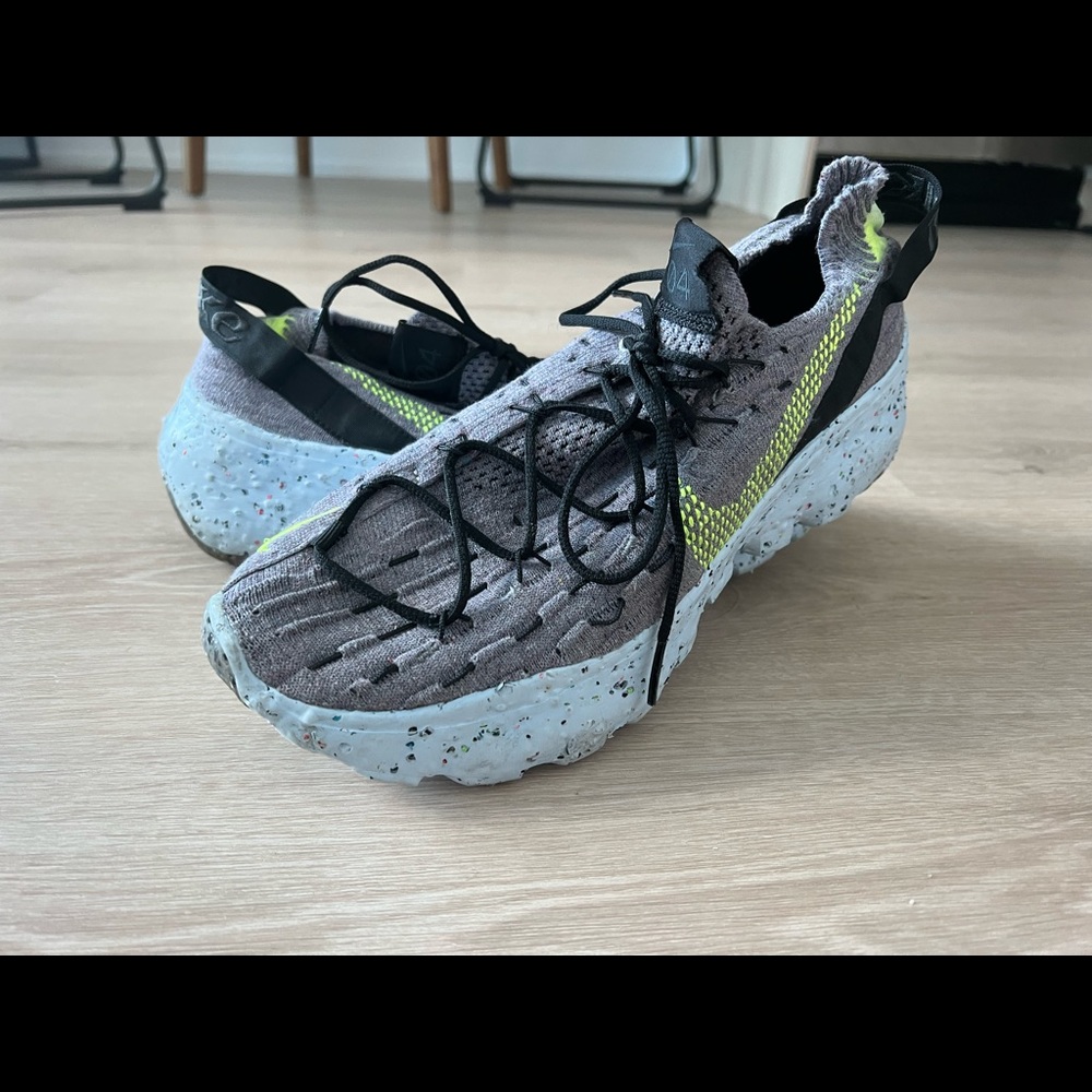 Nike Space Hippie 04